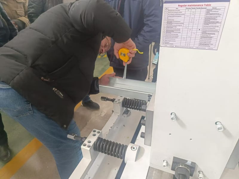 出口沙特地区的型钢机设备，多彩网冷弯工程师展实力以专业攻克小边与腰高难题